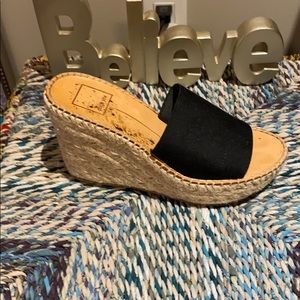 DOLCE VITA SIZE 6 WEDGES